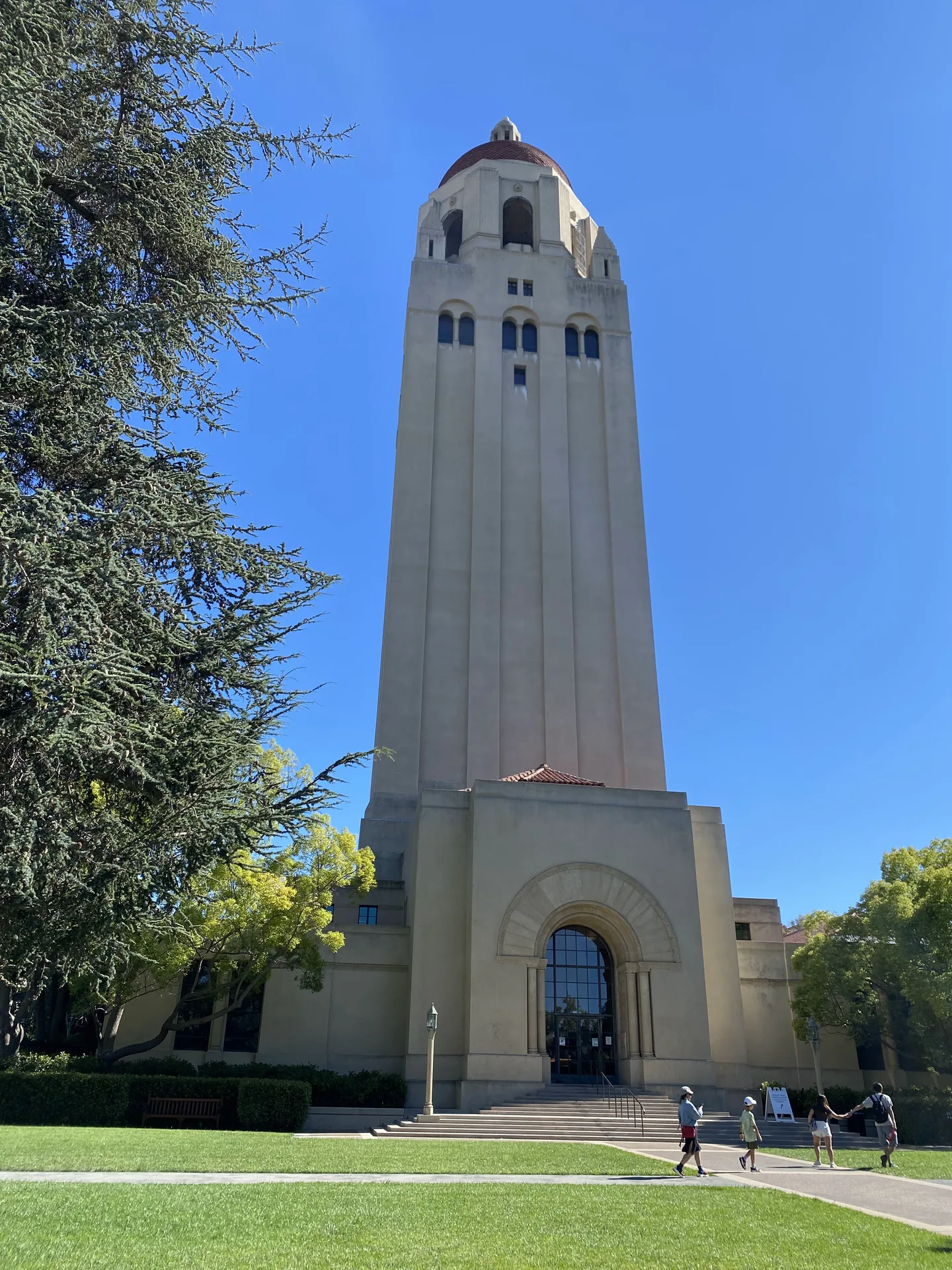 Hoover Tower no campus de Stanford