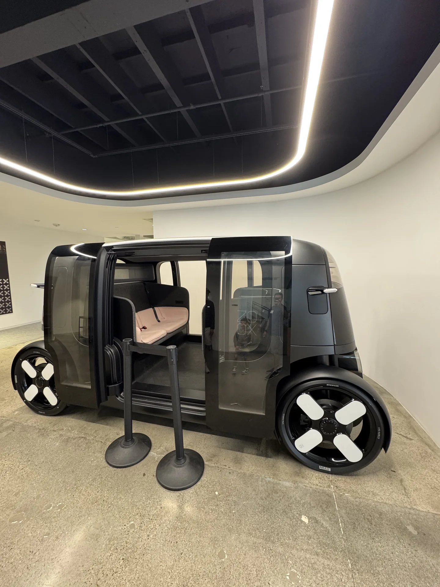 Uma das primeiras versões do carro bidirecional da Zoox