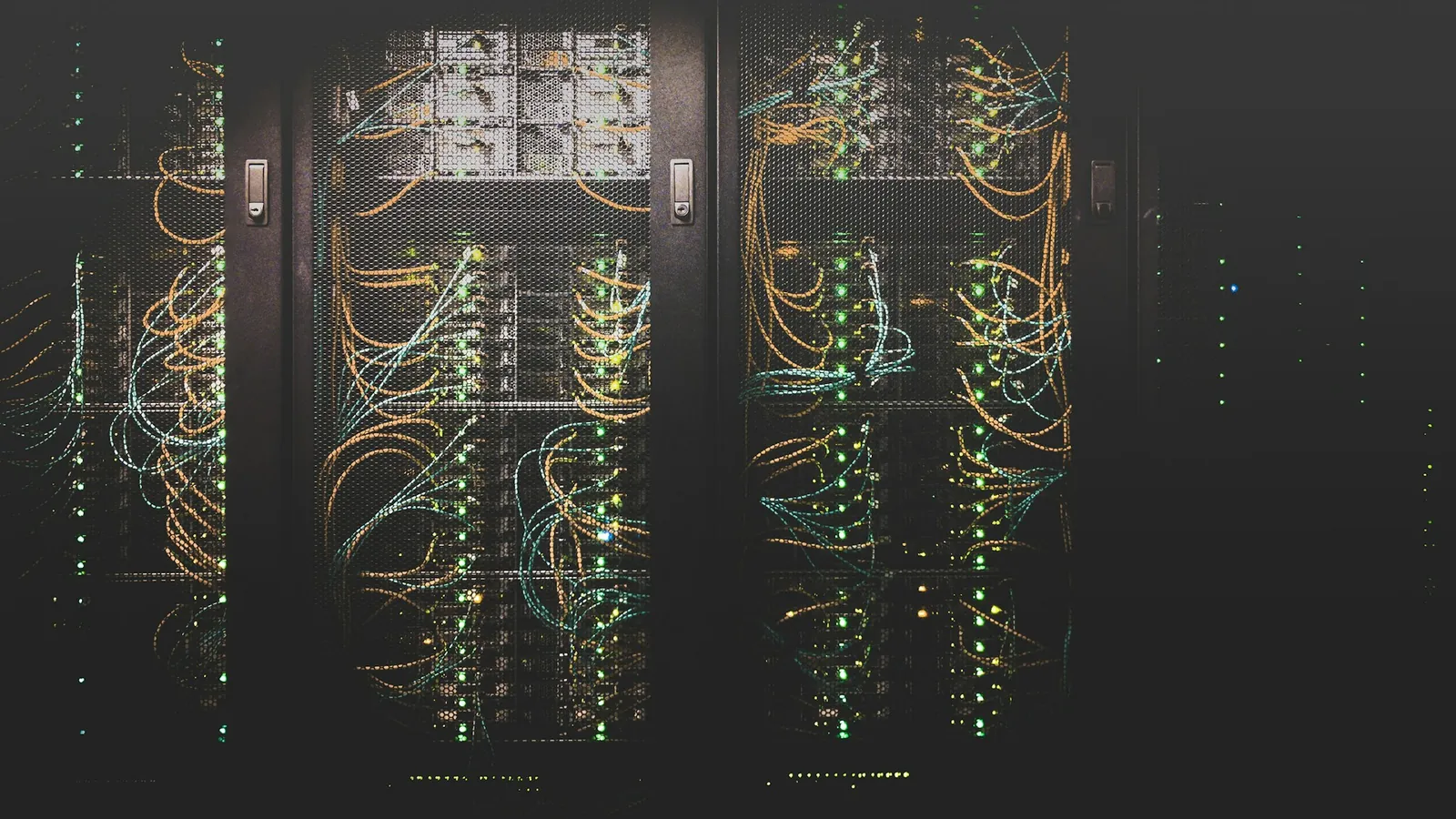 Infraestrutura de data center representando o ciclo de investimento institucional em capacidade de IA
